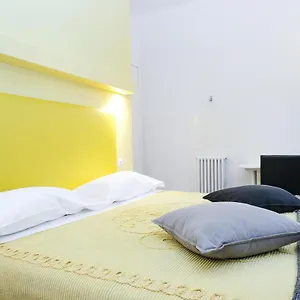 lia-rooms.hotelitalianriviera.com/